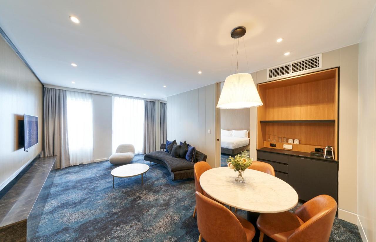 Pullman Adelaide Hotel Екстериор снимка A suite at the hotel