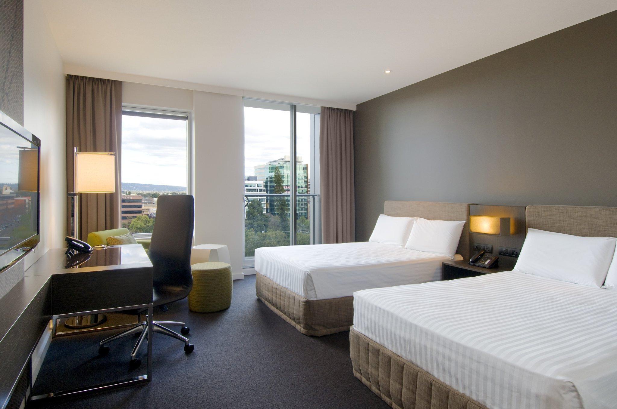 Pullman Adelaide Hotel Стая снимка
