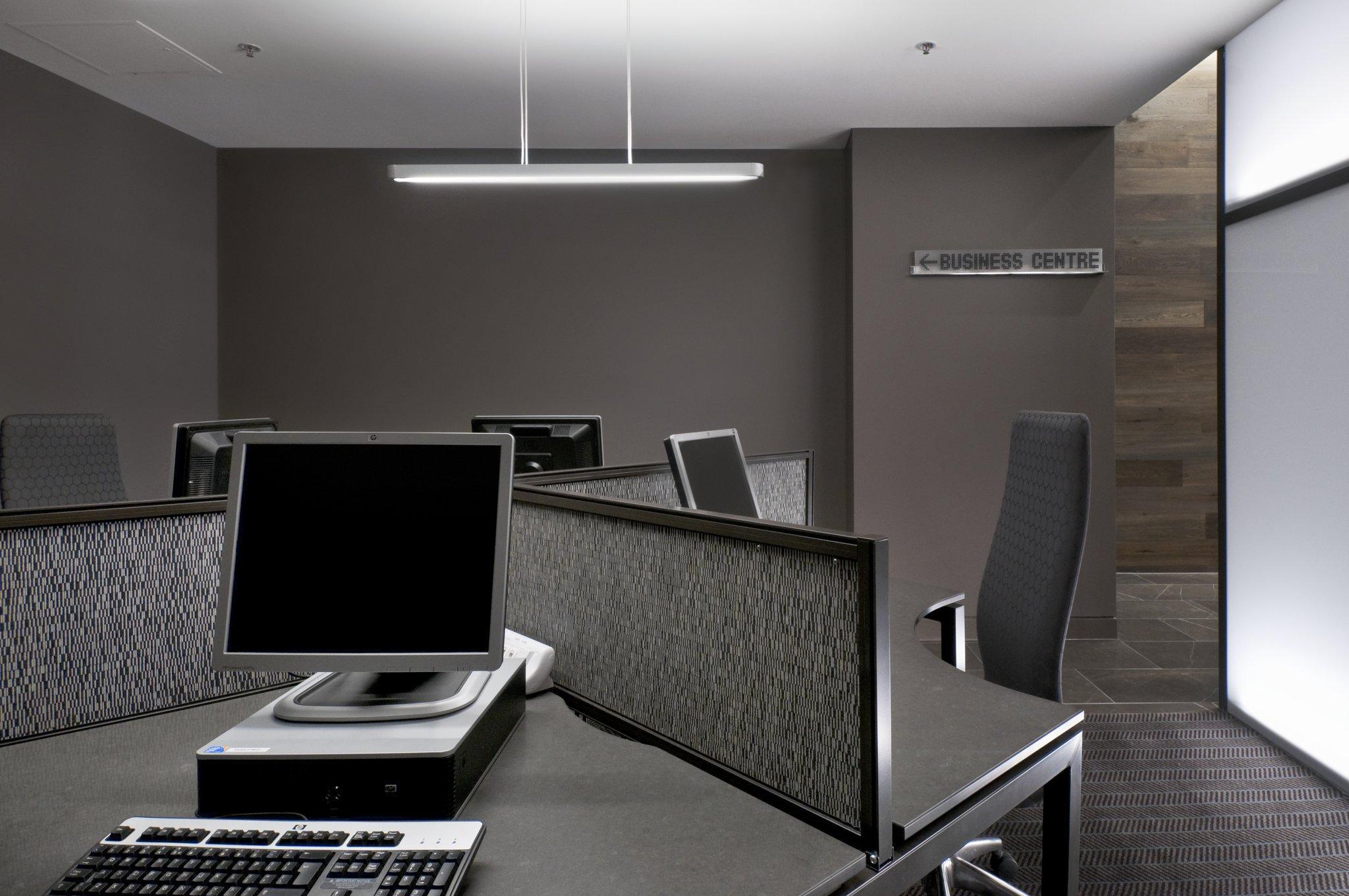 Pullman Adelaide Hotel Съоръжения снимка A linear fluorescent light