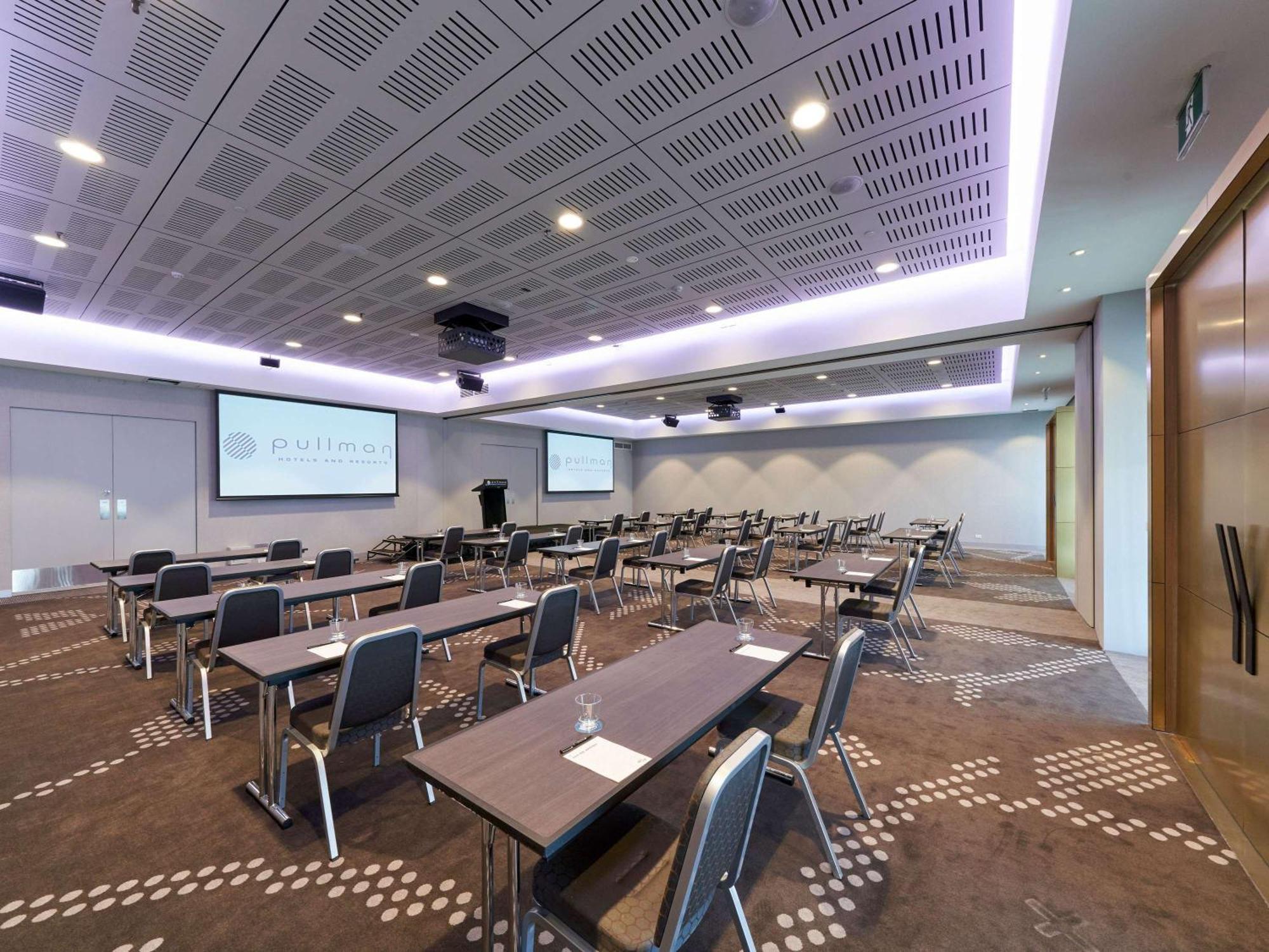 Pullman Adelaide Hotel Екстериор снимка